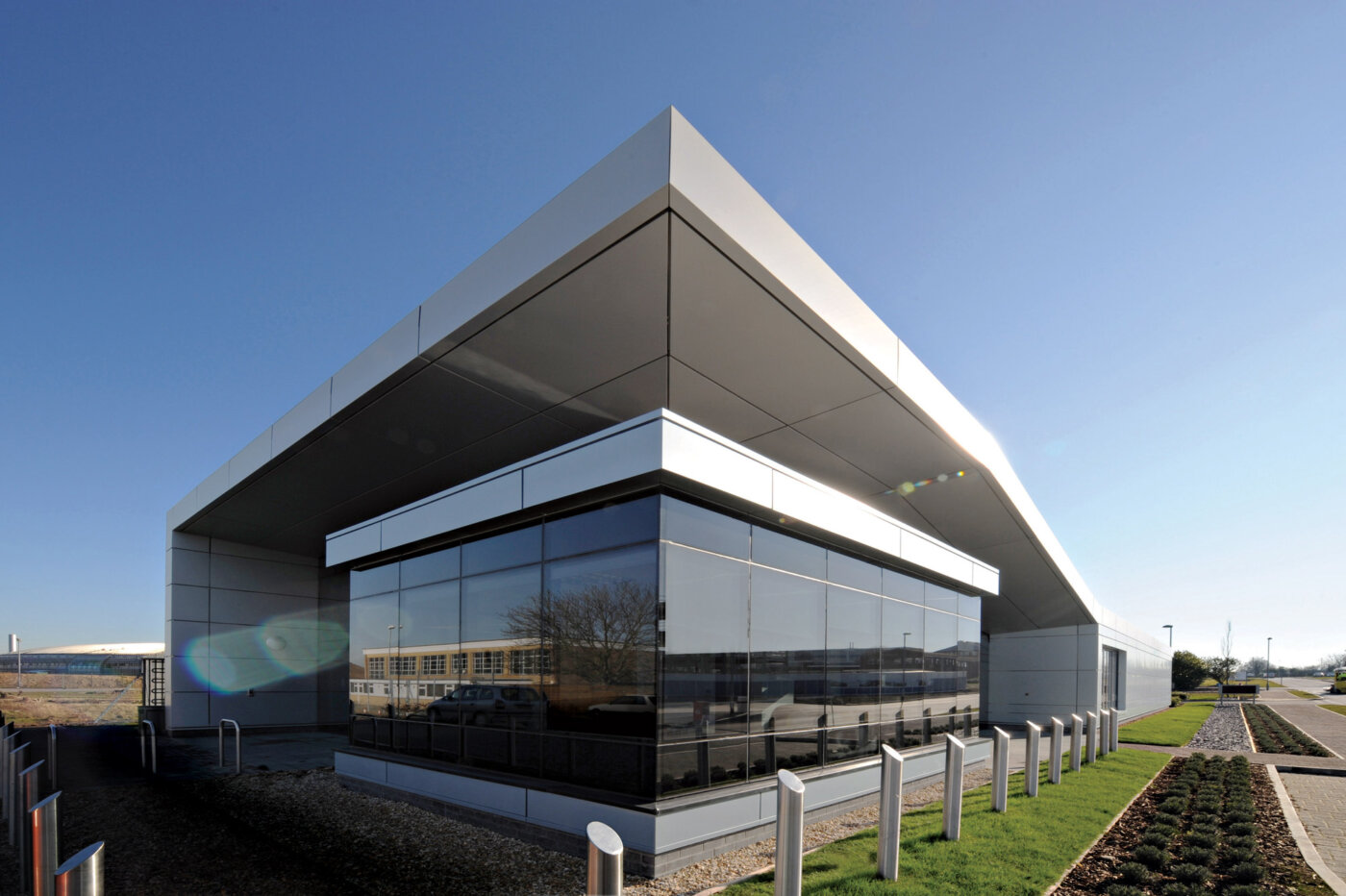 R75 Reception Building - Projects - Oxford Architects