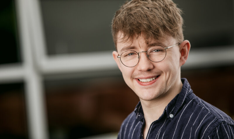 Oliver Lowe